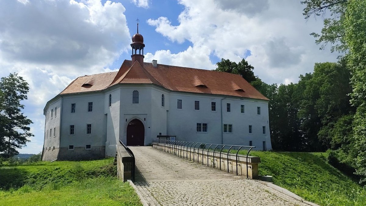 Vartenberk - zámek (345&nbsp;m)