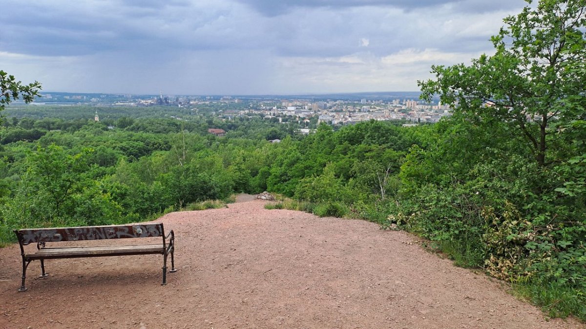 Halda Ema (325&nbsp;m)